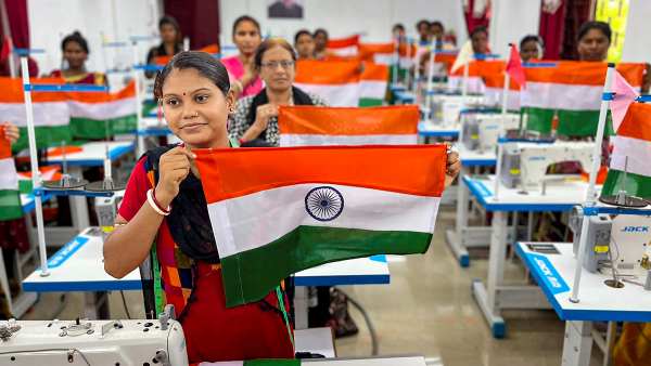 तिरंगा 20 सितंबर को भी कई जगहों पर लहराया