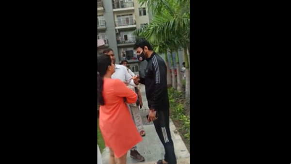 देश छोड़ने की फिराक में था श्रीकांत!