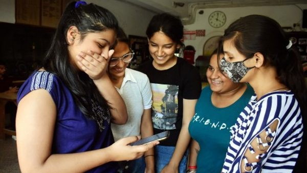 सूरत के 28 छात्रों का 99 पर्सेंटाइल