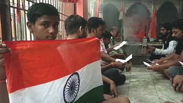कहीं हनुमान तो कहीं शिव की हुई पूजा
