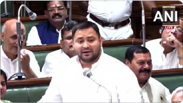 नेजस्वी यादव ने आलोचकों पर बोला हमला