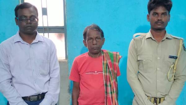 भोला यादव कर रहा था थाना संचालित