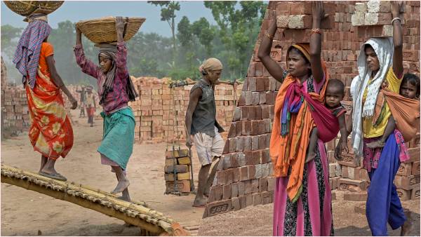 लॉकडाउन में व्यवसाय पर लग गया ताला