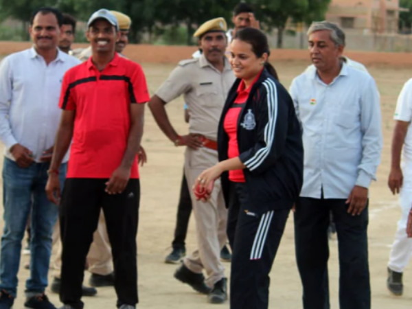 सुभाष बिश्नोई ने 15 रन बनाए