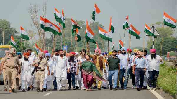 '20 दिनों में ही 30 करोड़ से ज्यादा झंडों का निर्माण' '20 दिनों में ही 30 करोड़ से ज्यादा झंडों का निर्माण'