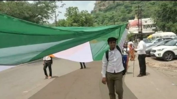 100 किलो वजनी था 1111 मीटर लंबा राष्ट्रध्वज
