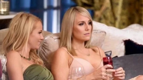 700 ज्यादा लोगों से संबंध