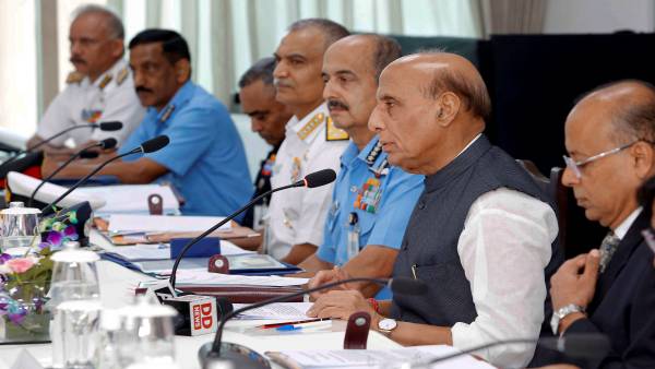 भारत के दौरे पर चीन की नजर भारत के दौरे पर चीन की नजर