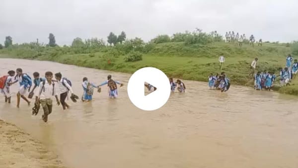 आसपास के आधा दर्जन गांव के जाते हैं स्कूल