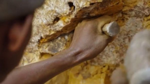 जनरलों के साथ सांठगांठ