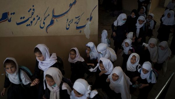 कैसे चलता है सीक्रेट स्कूल?