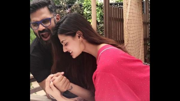 आथिया के साथ शेयर की फोटो