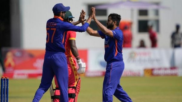 कुछ इस प्रकार है टीम