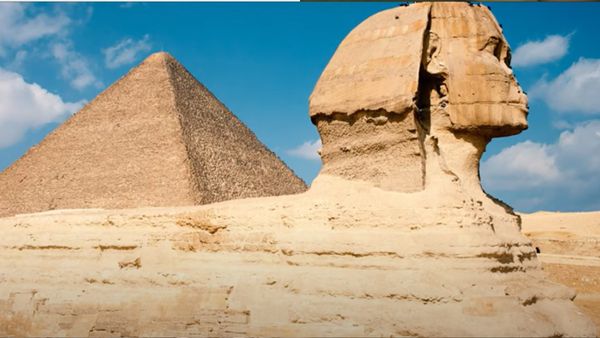 मकबरे के साथ रखी होती थी किताब