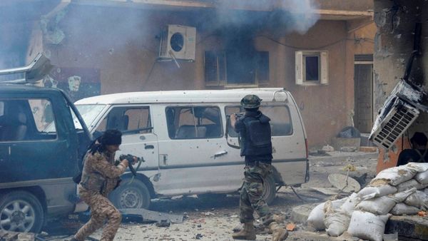 फाथी बाशागा को किसका समर्थन