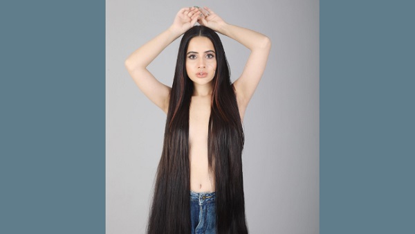 'मेरे पास बहुत कपड़े हैं....ले लो...' 