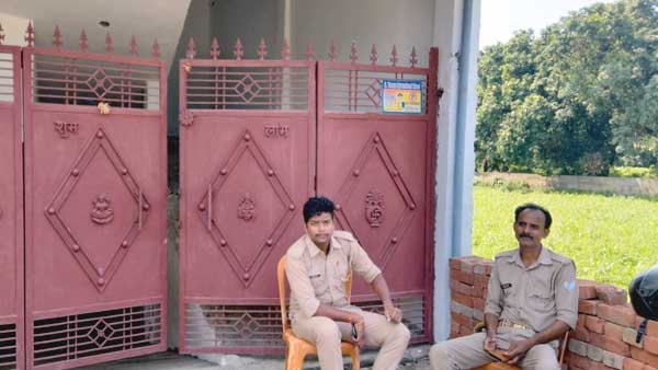 ग्रामीणों ने घर पर दिया सूचना ग्रामीणों ने घर पर दिया सूचना