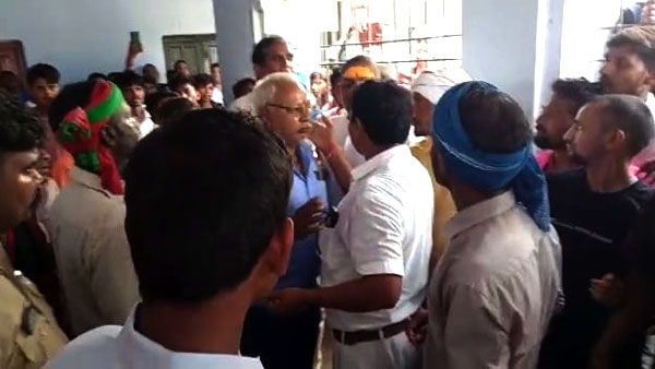 प्रधानाचार्य के कक्ष में खा लिया था जहर