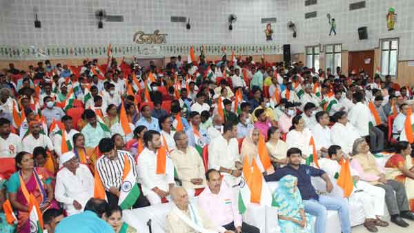 स्वतंत्रता संग्राम सेनानियों को नमन किया