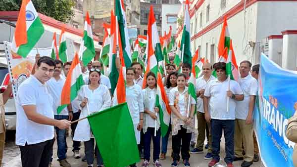 निजी संस्थान भी कर सकते हैं तिरंगे की बुकिंग