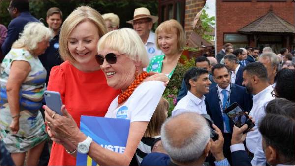 ऋषि पिछड़ते जा रहे हैं