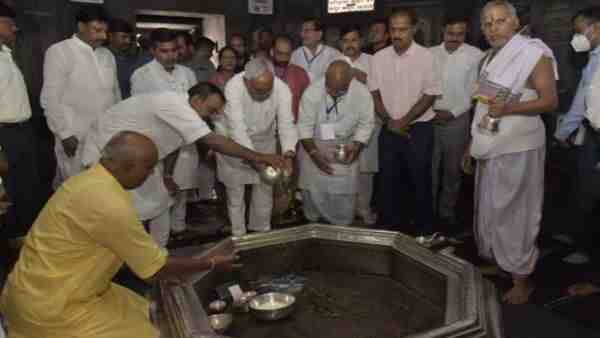 गर्भगृह तक पहुंच गए थे इसराइल मंसूरी