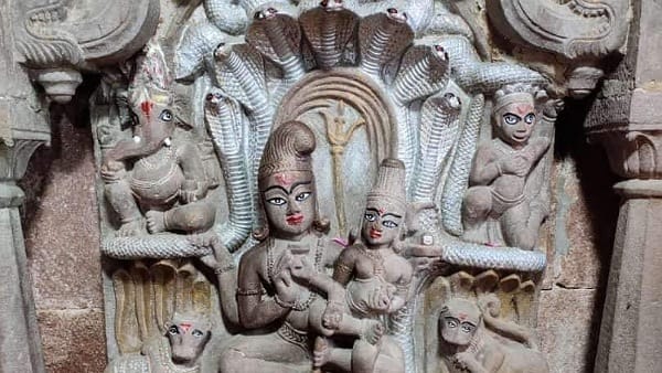 रहस्यमयी है भगवान नागचंद्रेश्वर का मंदिर 