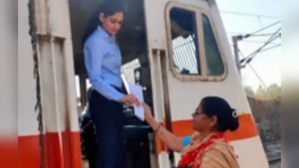 स्वर्णा के परिवार में खुशी का माहौल 