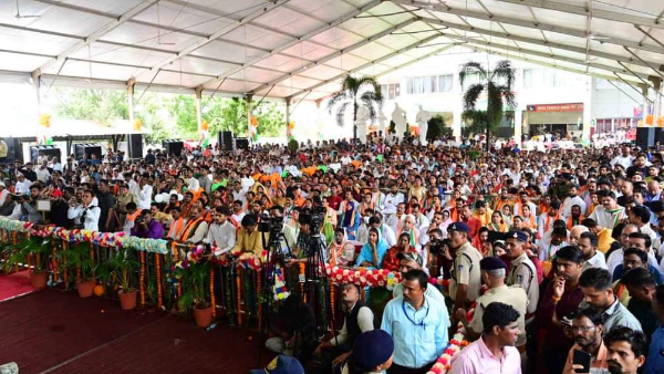महापौर और पार्षदों की शपथ के बाद क्या बेहतर होगी सड़कें ?