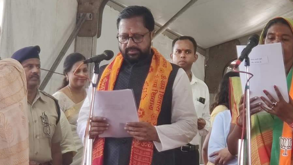 भाजपा कांग्रेस प्रत्याशियों के साथ निर्दलीय प्रत्याशियों ने भी ली शपथ