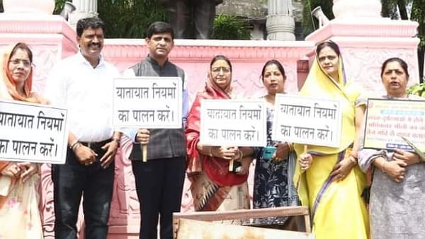 महापौर पुष्यमित्र भार्गव ने संभाला कार्यभार 