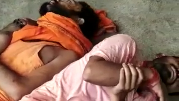 ठगों को ग्रामीणों ने पकड़ कर पीटा ठगों को ग्रामीणों ने पकड़ कर पीटा