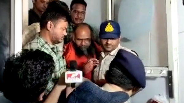 मिर्ची बाबा पर दुष्कर्म का मामला 