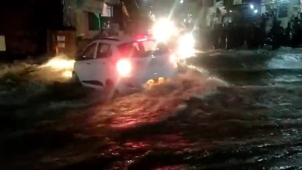 महापौर और अधिकारियों ने संभाला मैदान 