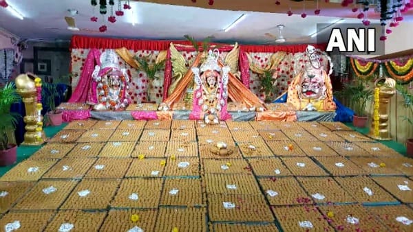 भगवान को लगा सवा लाख लड्डुओं का महाभोग 