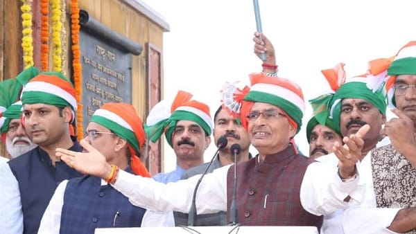 आखिर किसकी बाजी पलटने की बात...?