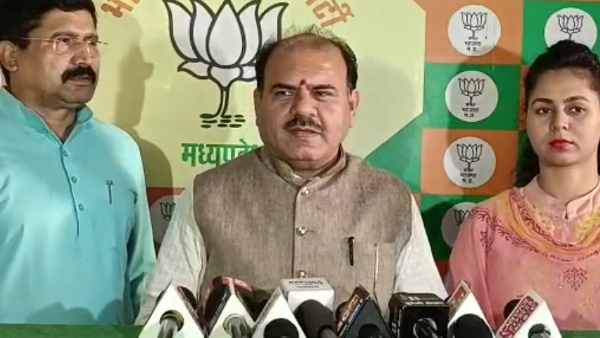 विवादित बयान के बाद पार्टी से निकाला