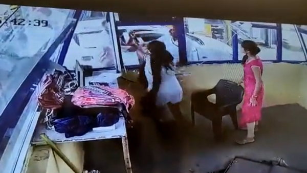 महिला कर्मचारी को जड़ा थप्पड़