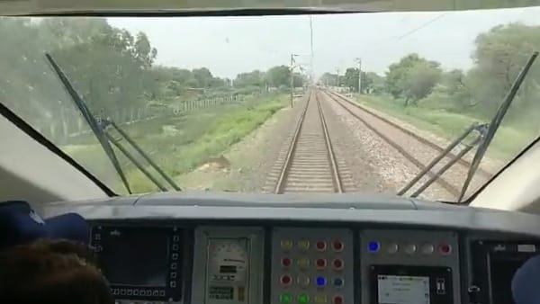 रेल मंत्री ने साझा किए वीडियो 