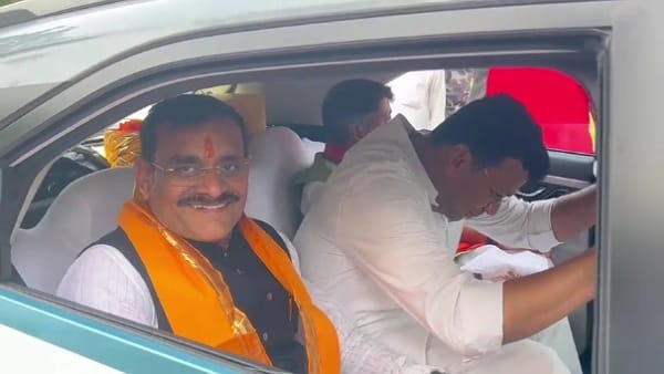 जमकर की इलेक्ट्रिक कार की तारीफ 