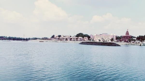 धार्मिक नगरी का बदलता स्वरूप 