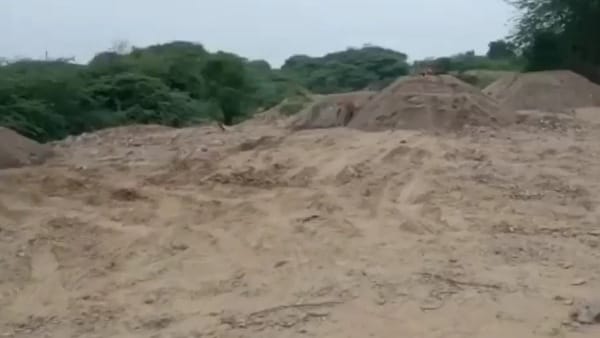 नर्मदा किनारे पर बनाए टीले 