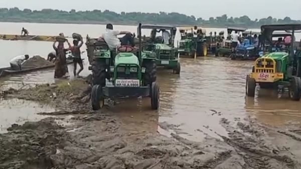200 से 300 ग्रामीणों ने घेरा 