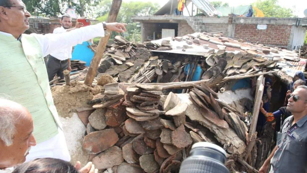 ग्रामीण भाई यदि परेशान हैं तो मैं चैन से कैसे बैठ सकता हूँ : CM ग्रामीण भाई यदि परेशान हैं तो मैं चैन से कैसे बैठ सकता हूँ : CM