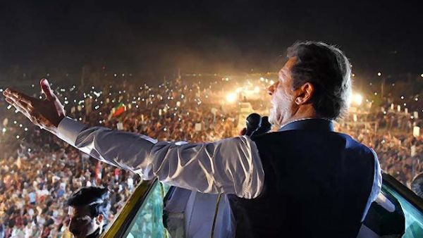 शाहबाज की गिरफ्तारी पर बोले इमरान