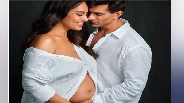 बिपाशा-करण ने दिया सरप्राइस