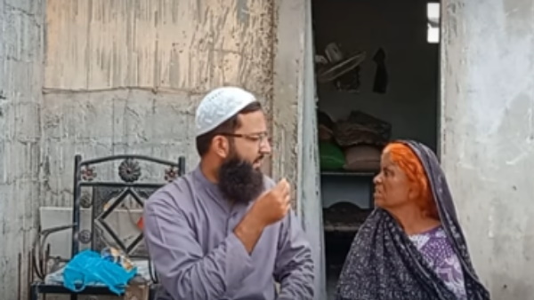 पाकिस्‍तानी शख्‍स के वीडियो में मां ने बयां की अपनी कहानी 