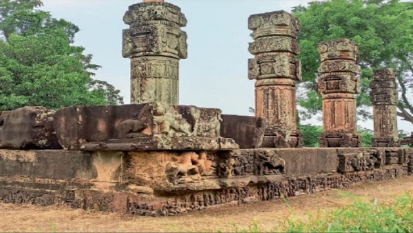 सागर जिले के ऐरण नगर में भगवान श्रीकृष्ण बाल लीलाओं पर मूर्तिकला