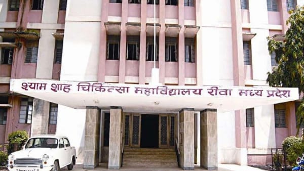 मेडिकल छात्रों ने जिम संचालक के ऊपर कार्यवाही की मांग की