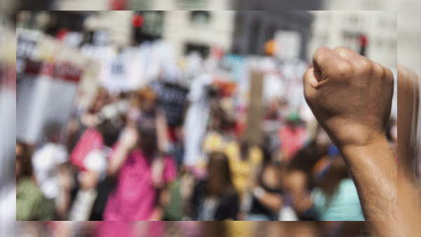 ये विरोध लगातार लंबे समय से चल रहा है ये विरोध लगातार लंबे समय से चल रहा है